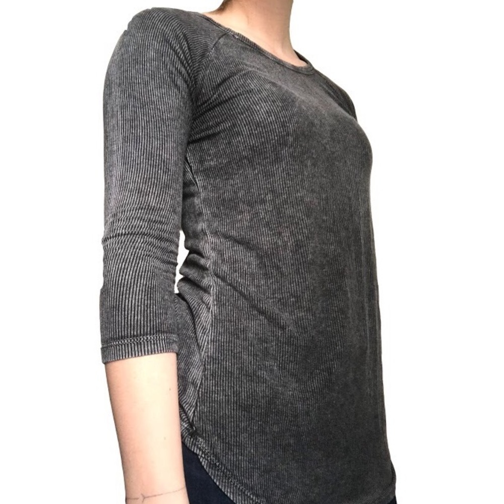 Quarter Sleeve Ribbed Top